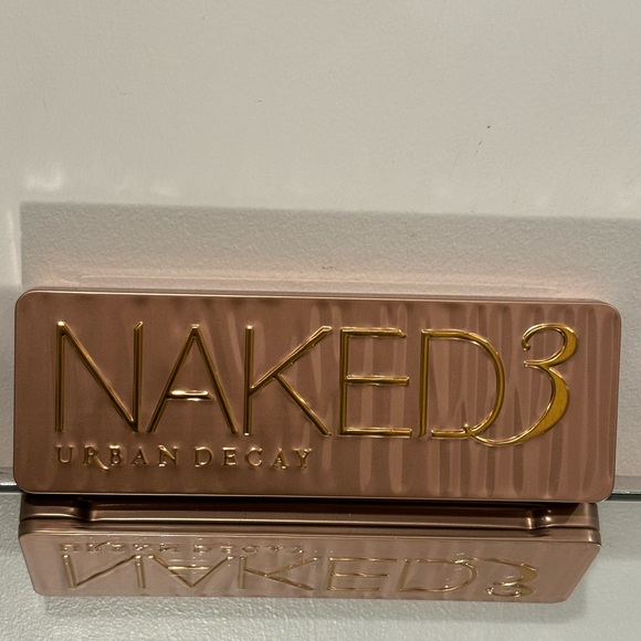 NWT Naked 3 Urban Decay eyeshadow palette - Picture 3 of 4